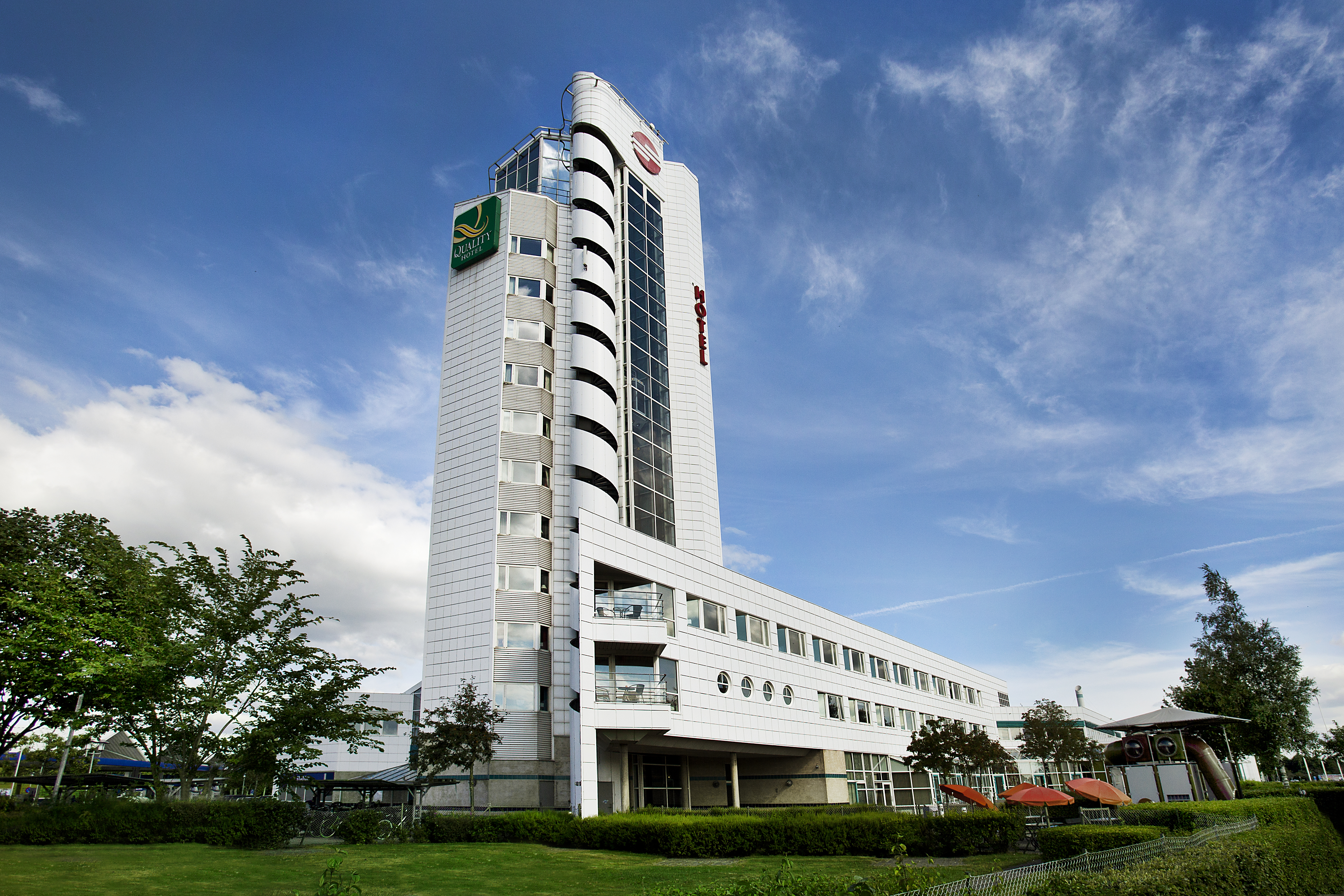 Ext. 1 liggande fasad